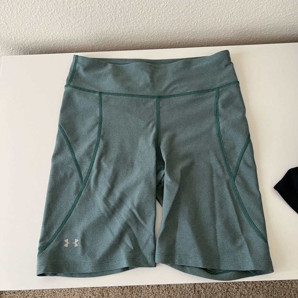 UNDER ARMOUR BICYCLE SHORTS
